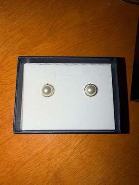 Nice & Bella Gold Tone Pearl Leverback Drop Earrings